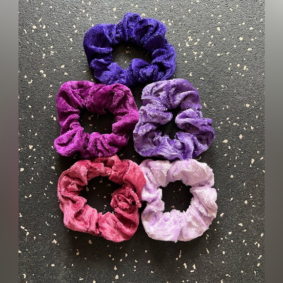 💜 Velvet Scrunchie Bundle - 5 Purples - Picture 3 of 3